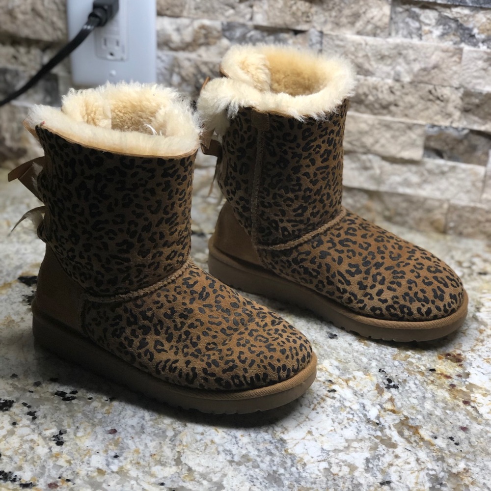 Leopard print bailey bow uggs .. LIKE NEW